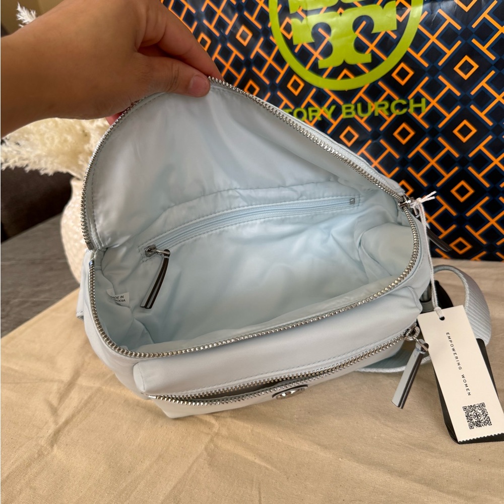 New, Tory Burch nylon summit belt bag with silver hardware - Picture 4 of 11